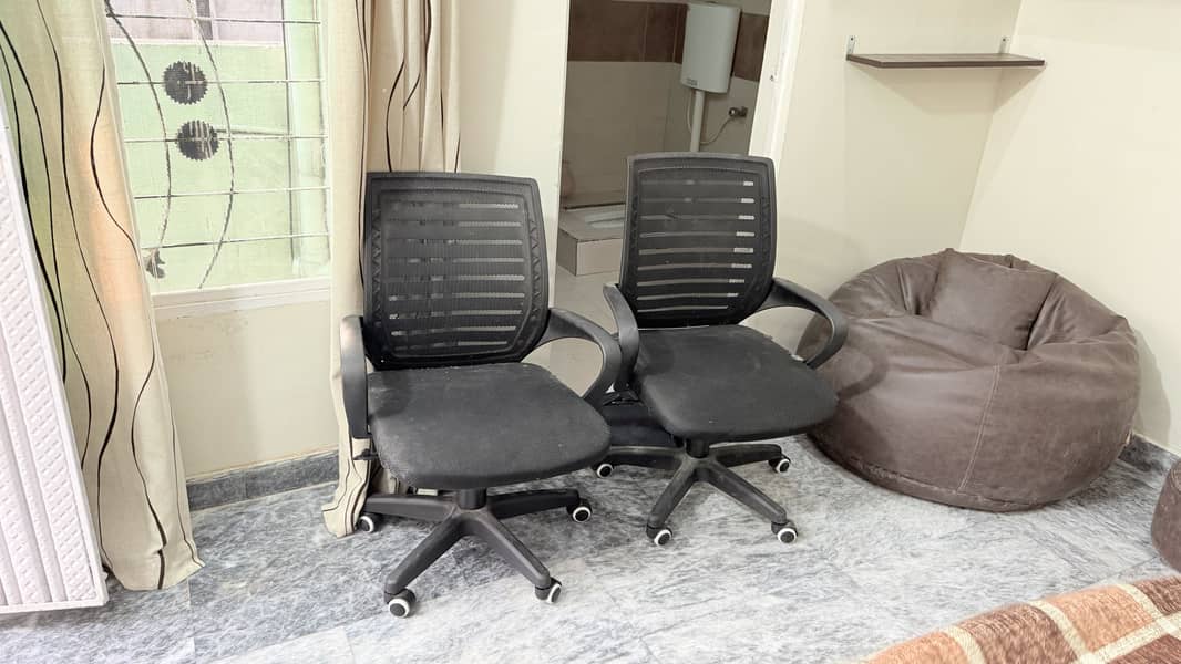 Computer Charis and side table set 4
