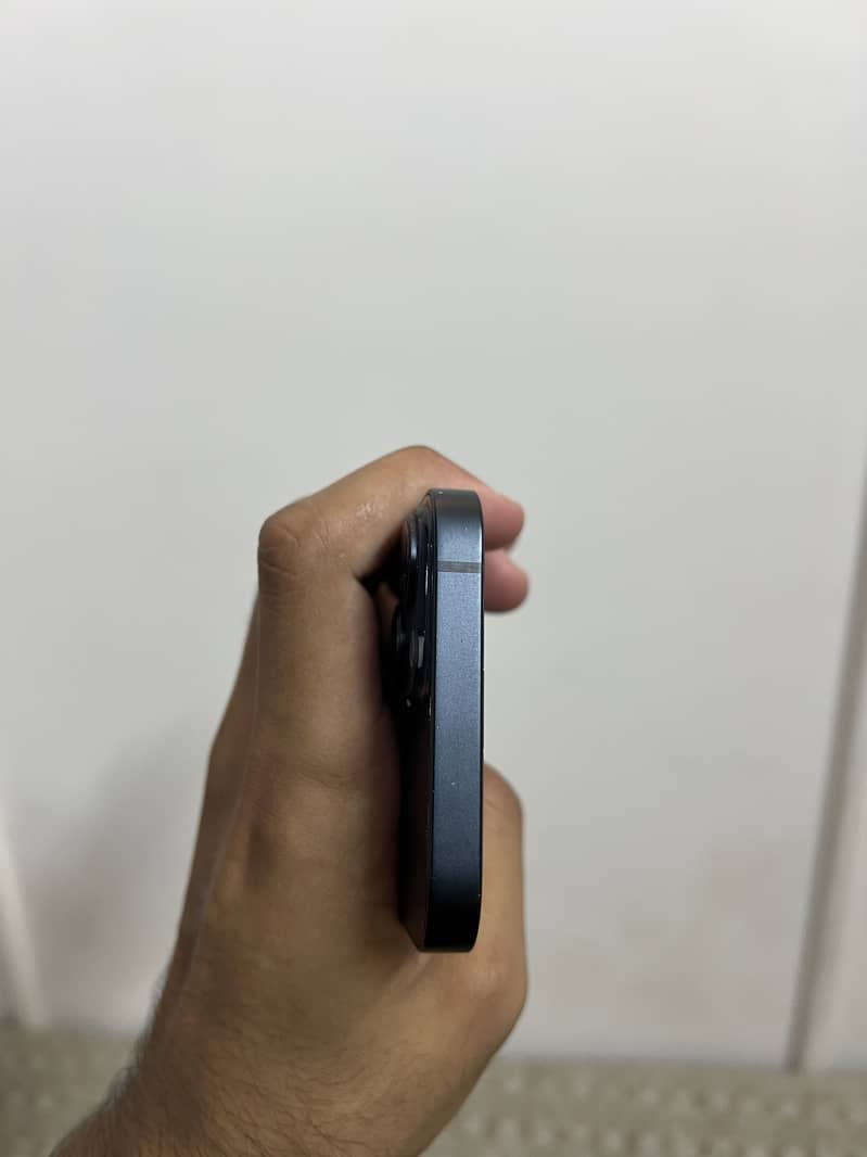 iPhone 14 4
