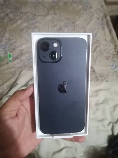 Apple iPhone 13 just box open