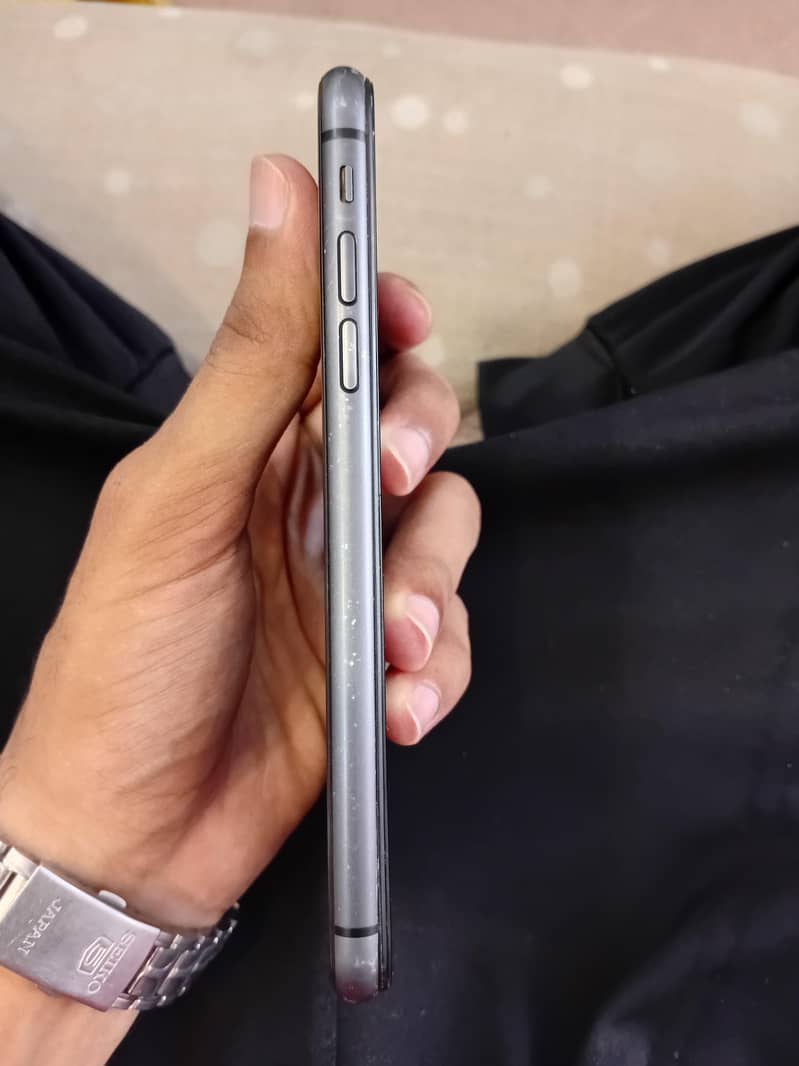 Apple iPhone 11 3