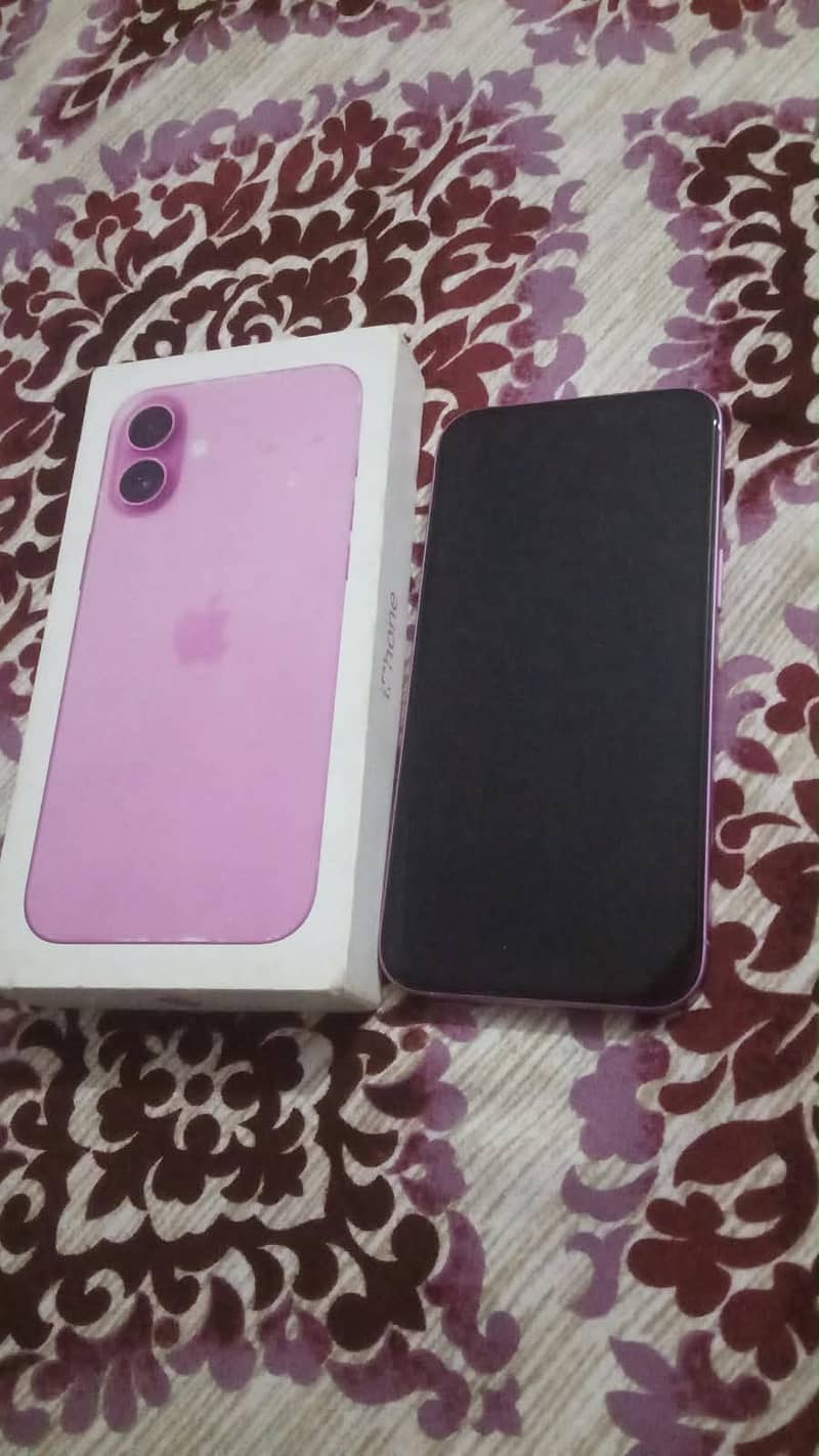Apple iPhone 16 Plus 0