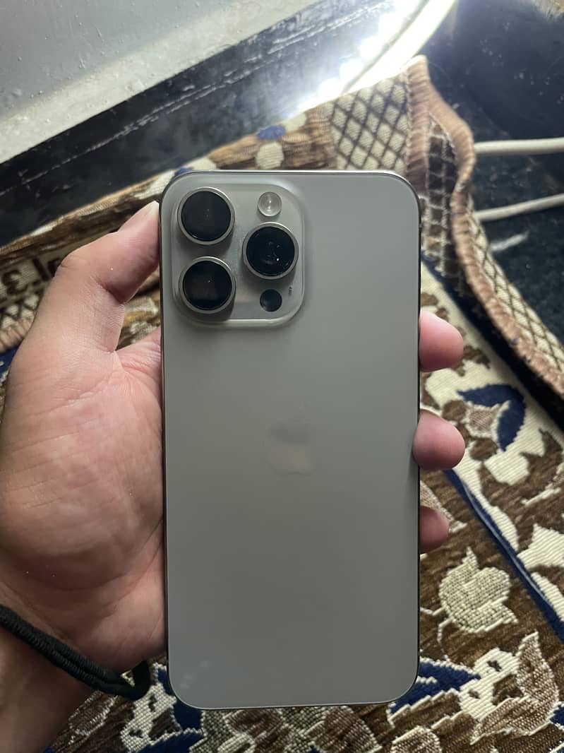 Apple iPhone 15 Pro Max 0