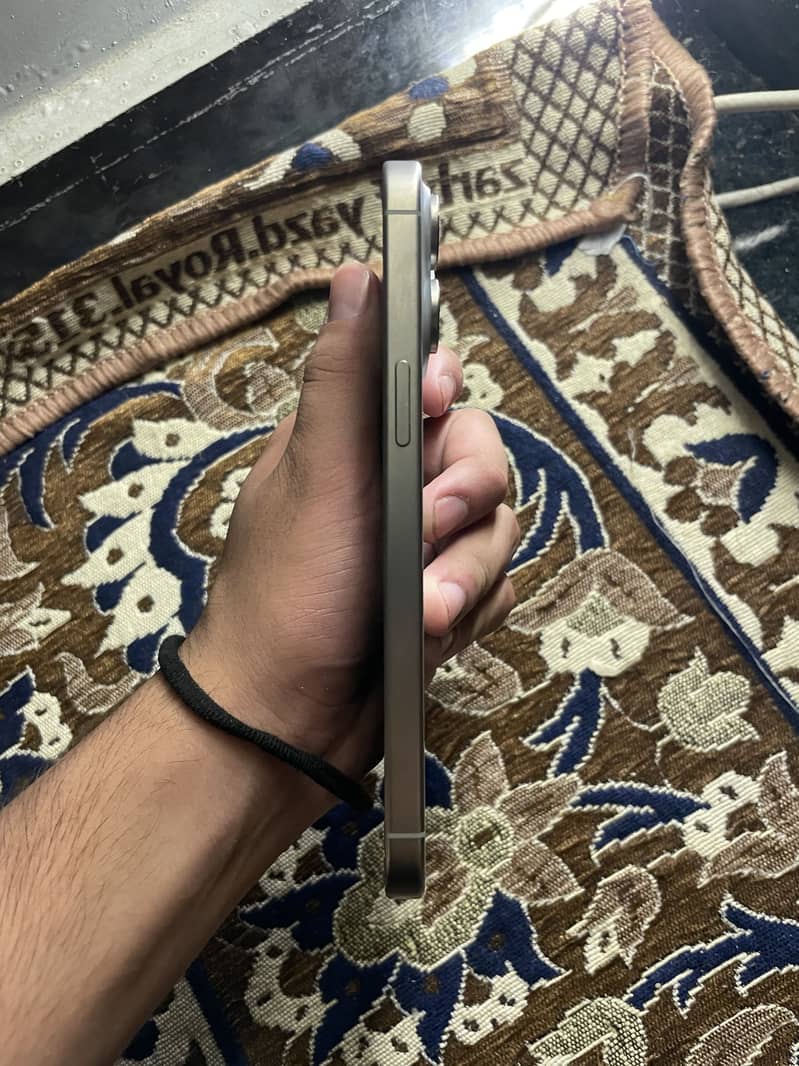 Apple iPhone 15 Pro Max 1