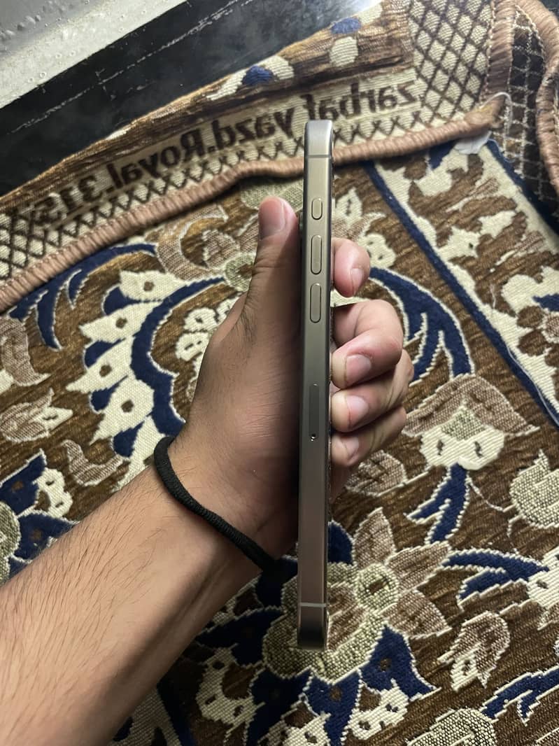 Apple iPhone 15 Pro Max 5