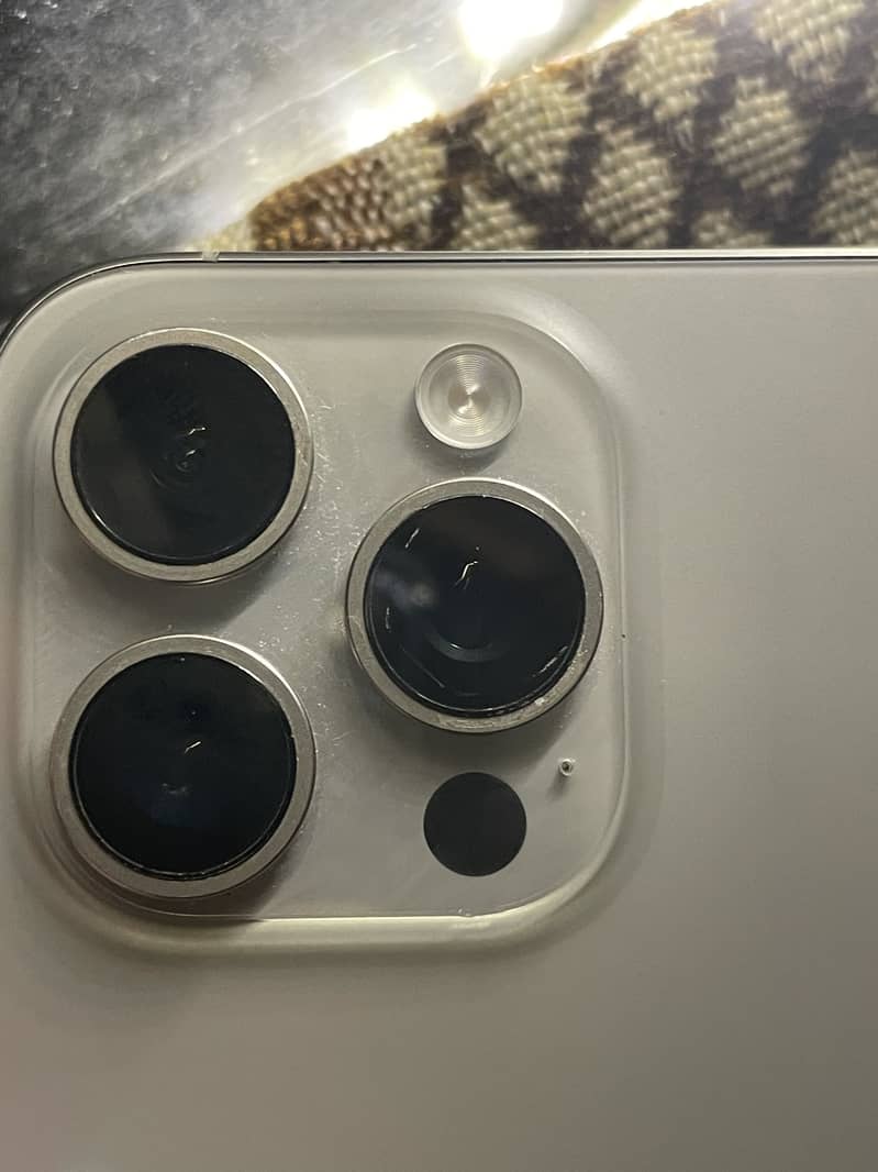 Apple iPhone 15 Pro Max 8