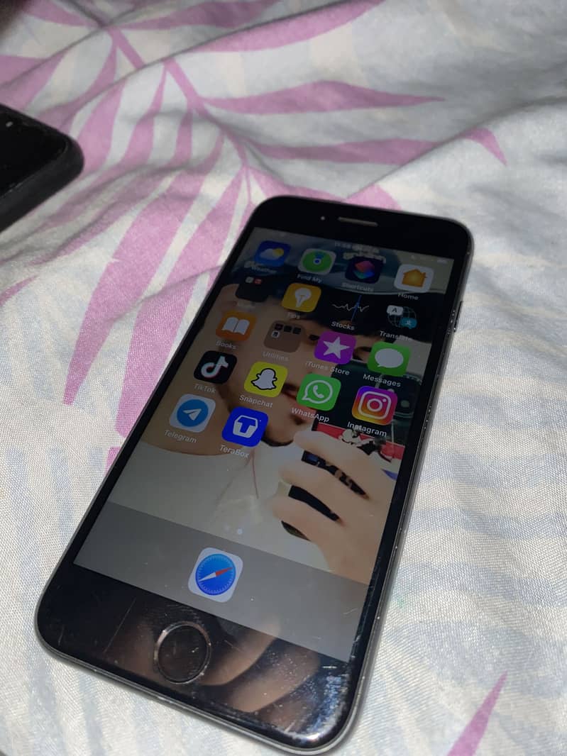 Apple iPhone 7 2