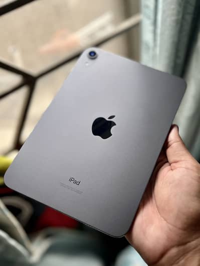 iPad mini 6 64GB with pencil for sale. 10/10 condition.