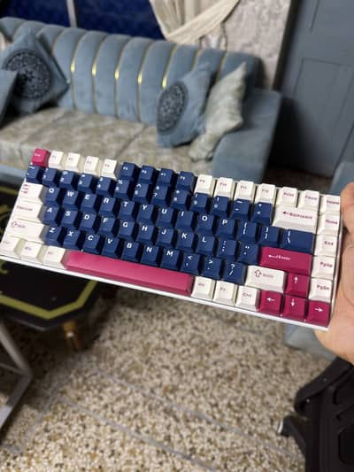 Tri mode mechanical keyboard white light with extra keycaps