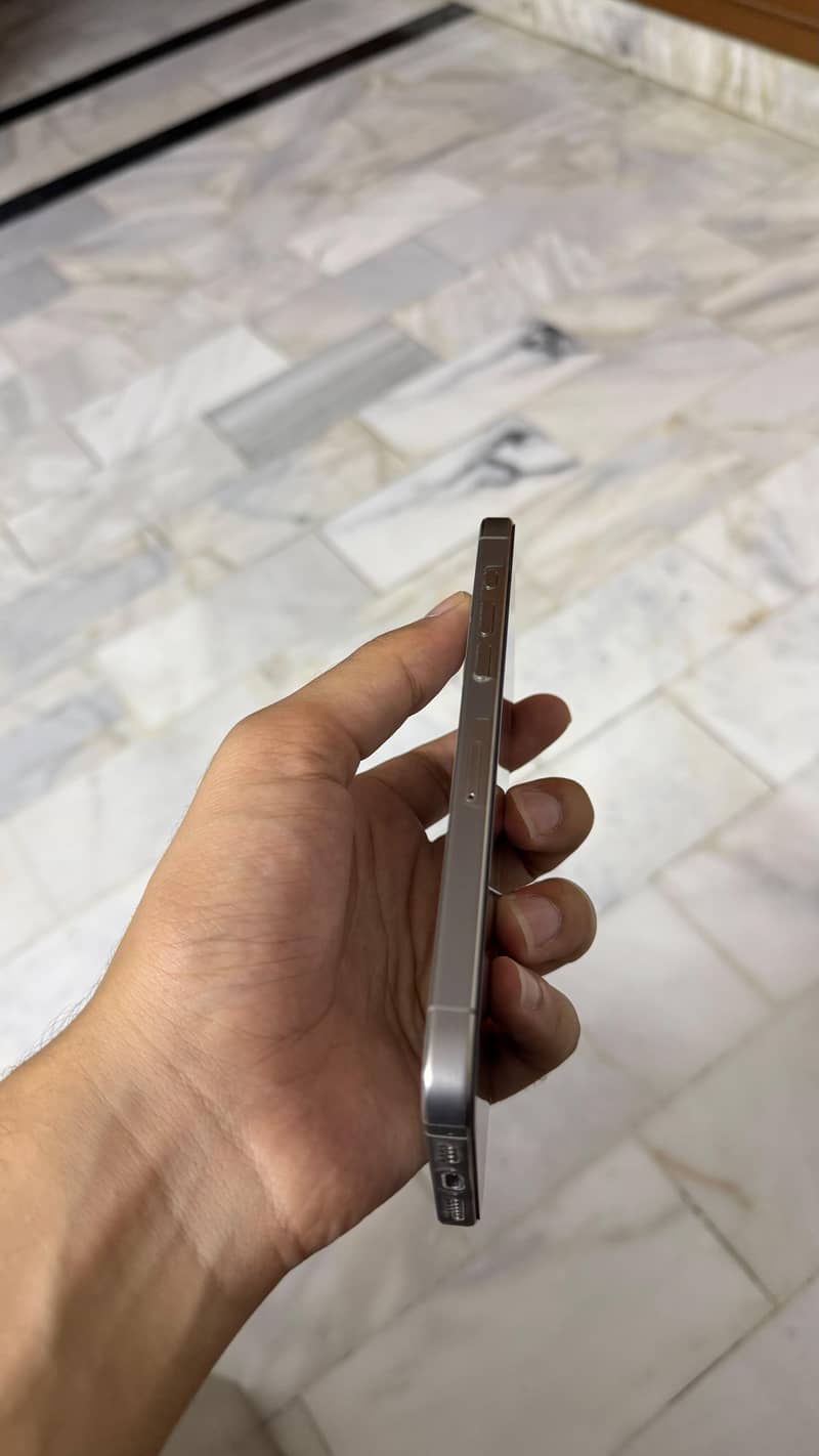 IPhone 15 Pro Max 6