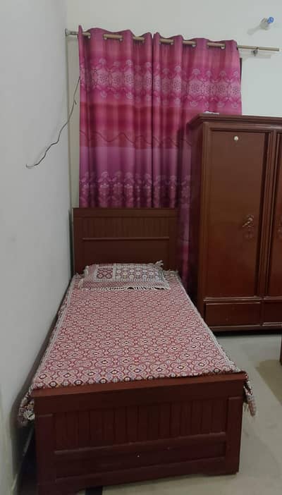 4 single lakri k beds for sale. (excellent condition)