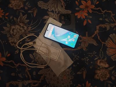 Infinix Smart 8 Plus 4+4 64 no open no repair 50 mega pixel camera