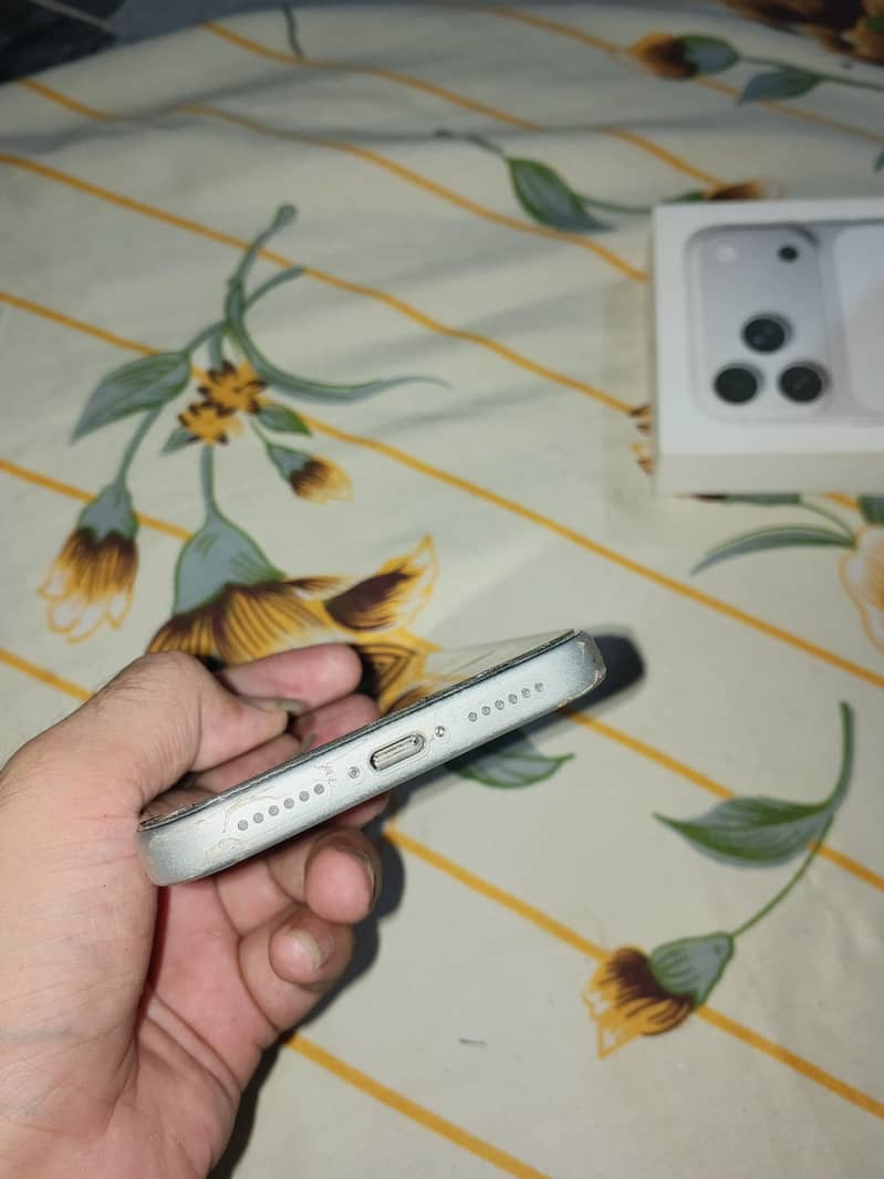 Apple iPhone 17 Pro Max 3