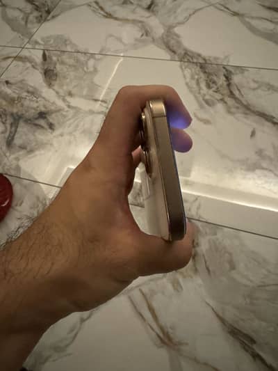 Apple iPhone 16 Pro Max Canadian JV