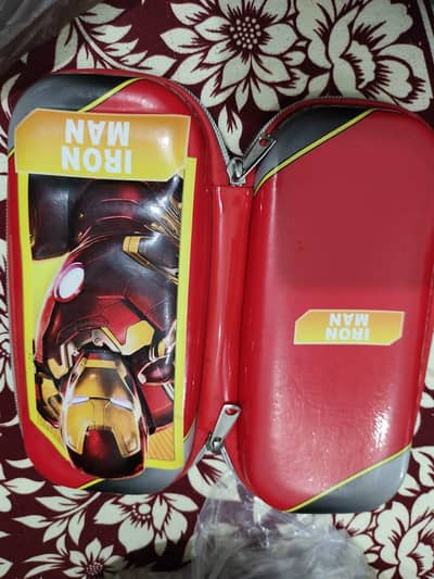 Iron man wala hai bacho ka lia sasta da raha ho