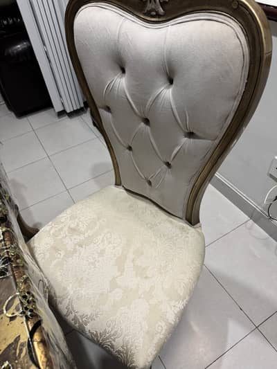 Dinning table with chairs