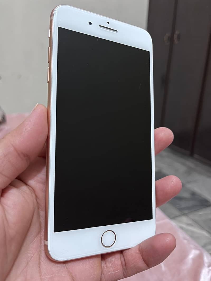 Apple iPhone 8 Plus 1