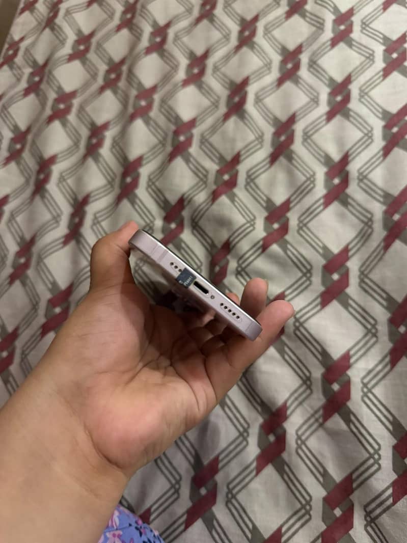 Apple iPhone 13 1