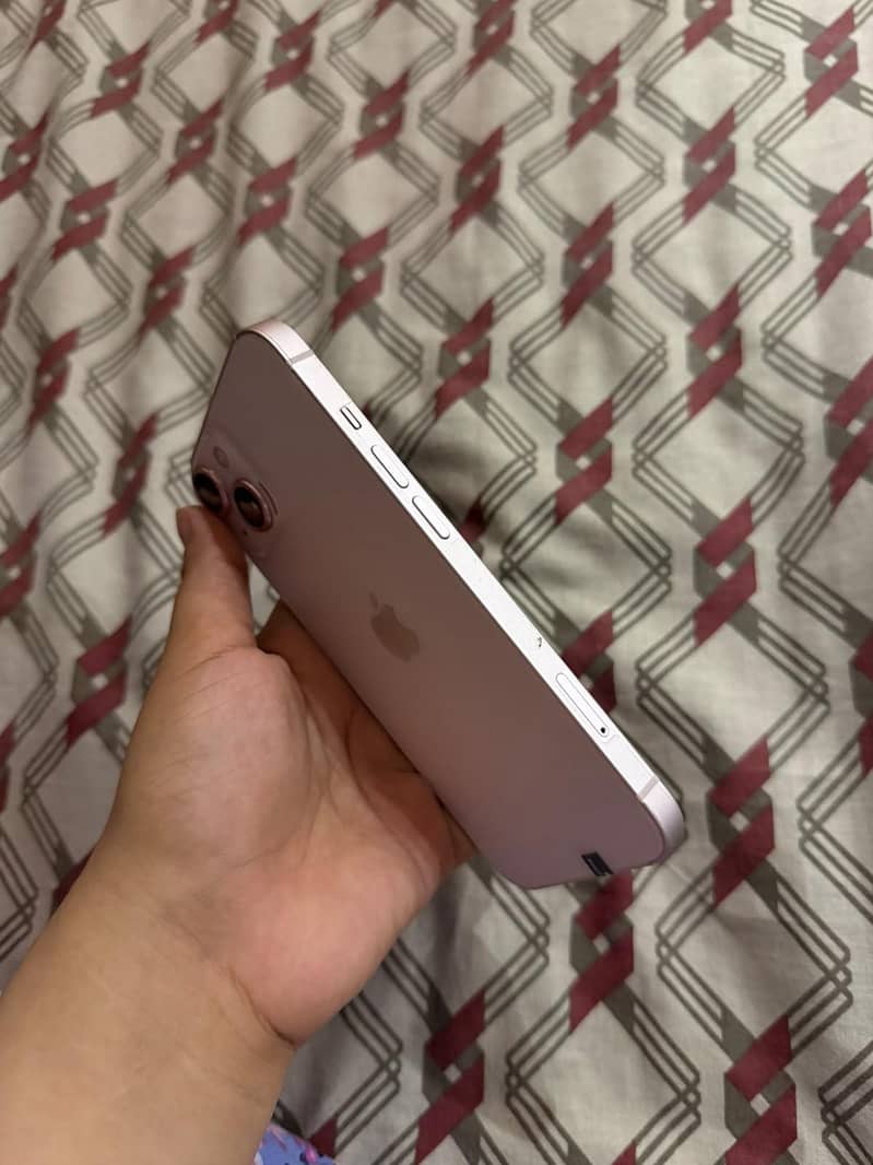 Apple iPhone 13 3