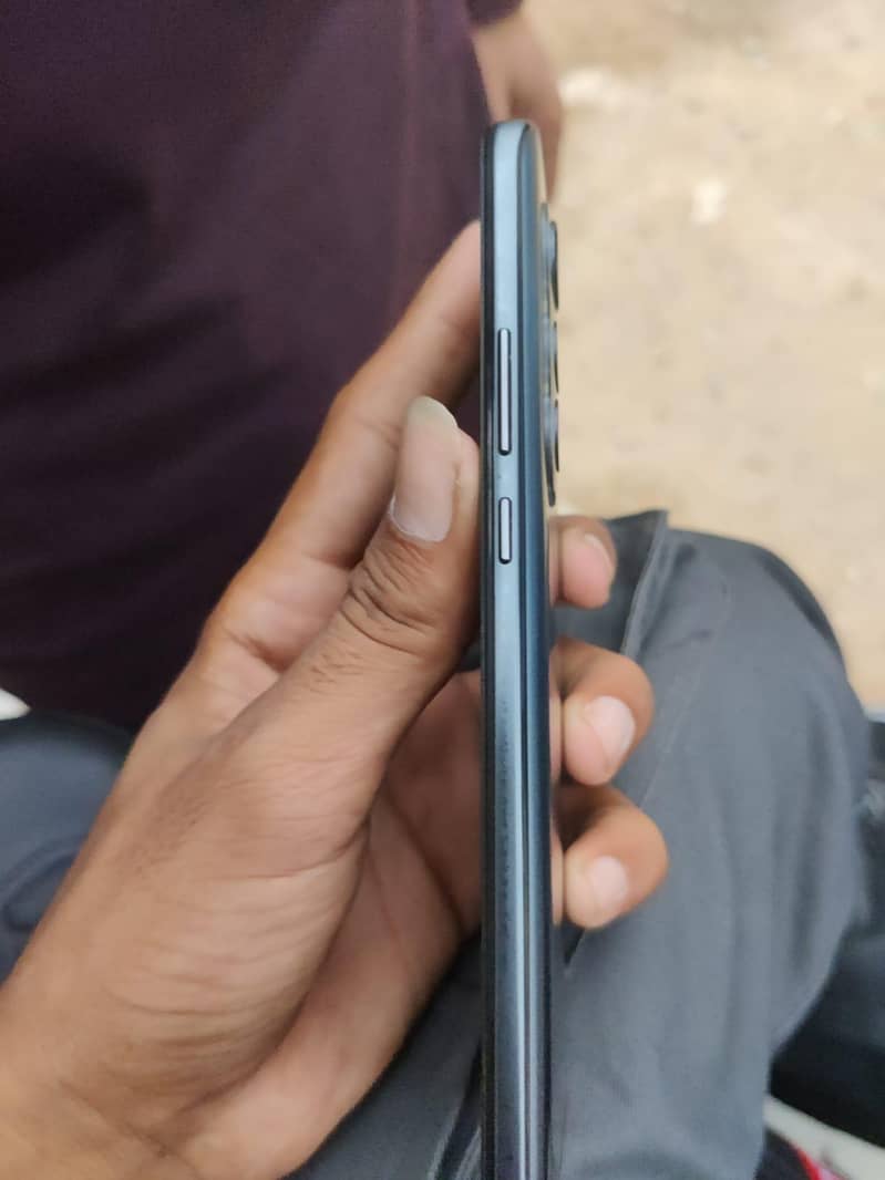 moto edge 2022 black color 8.256 2
