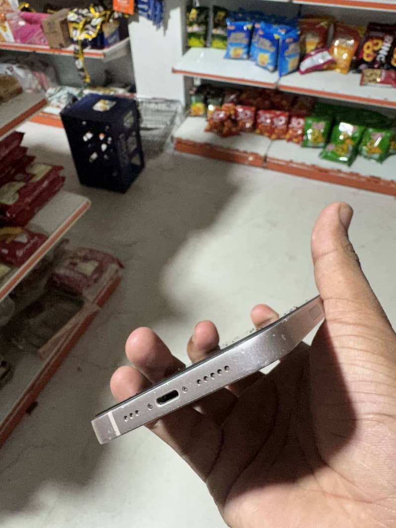Apple iPhone 13 3