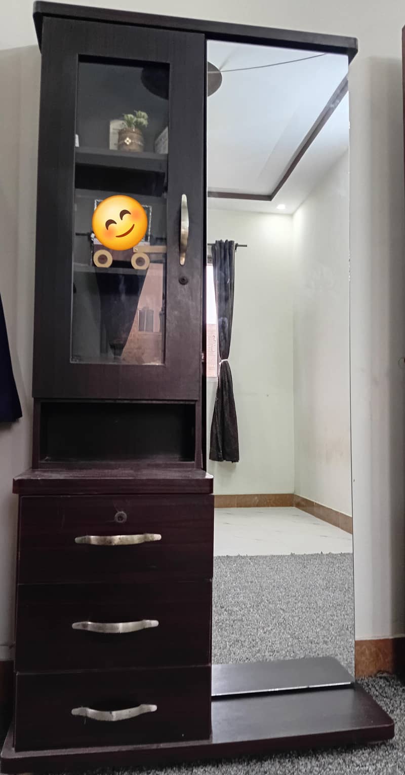 Dressing table 0
