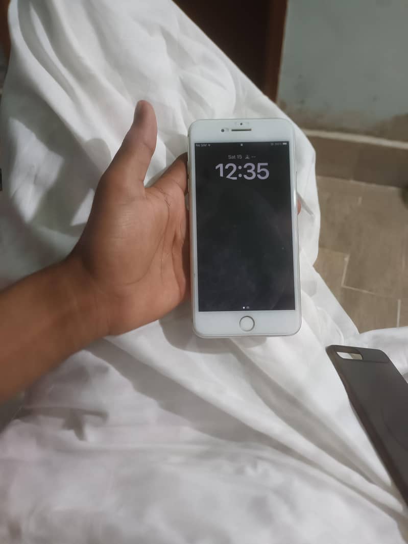 Apple iPhone 8 Plus 3