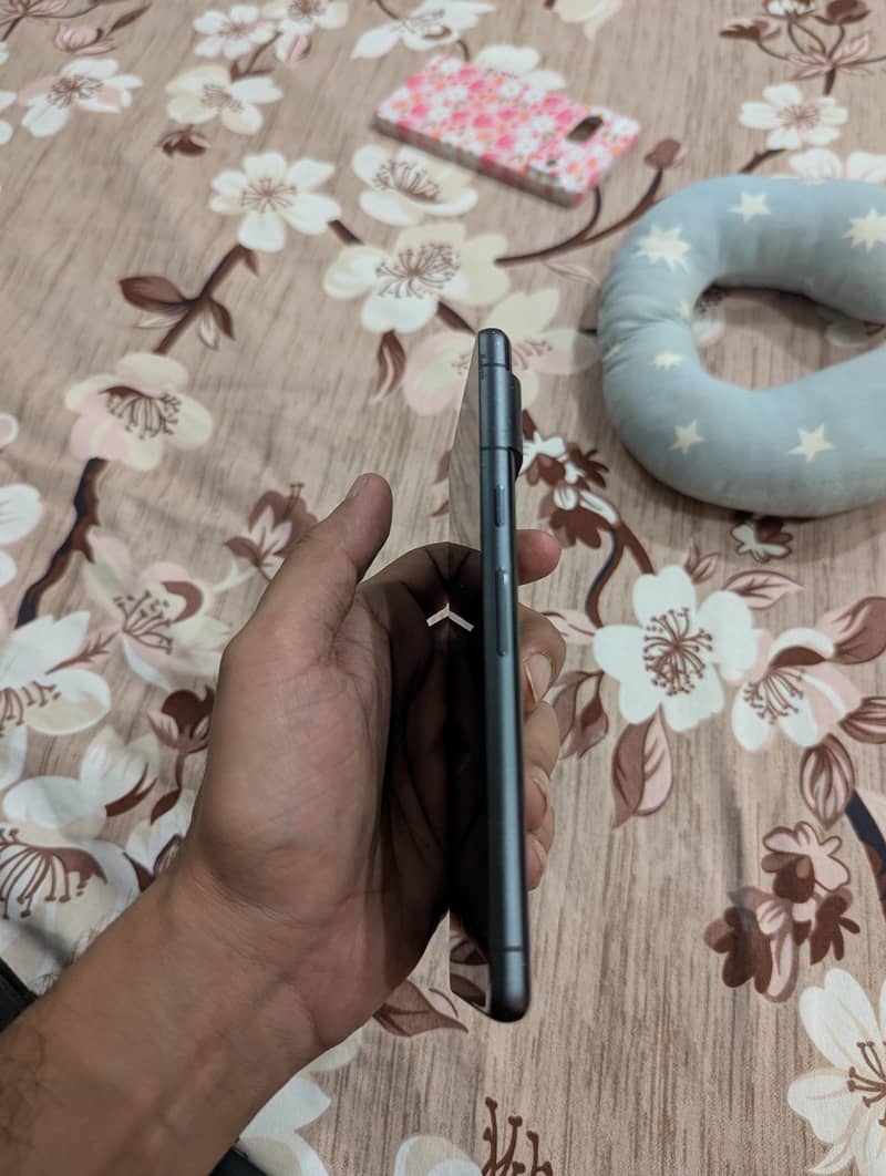 Google Pixel 7 4