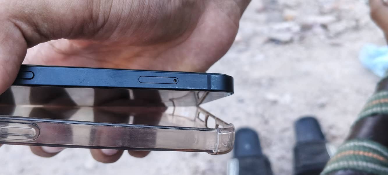 Apple iPhone 13 3