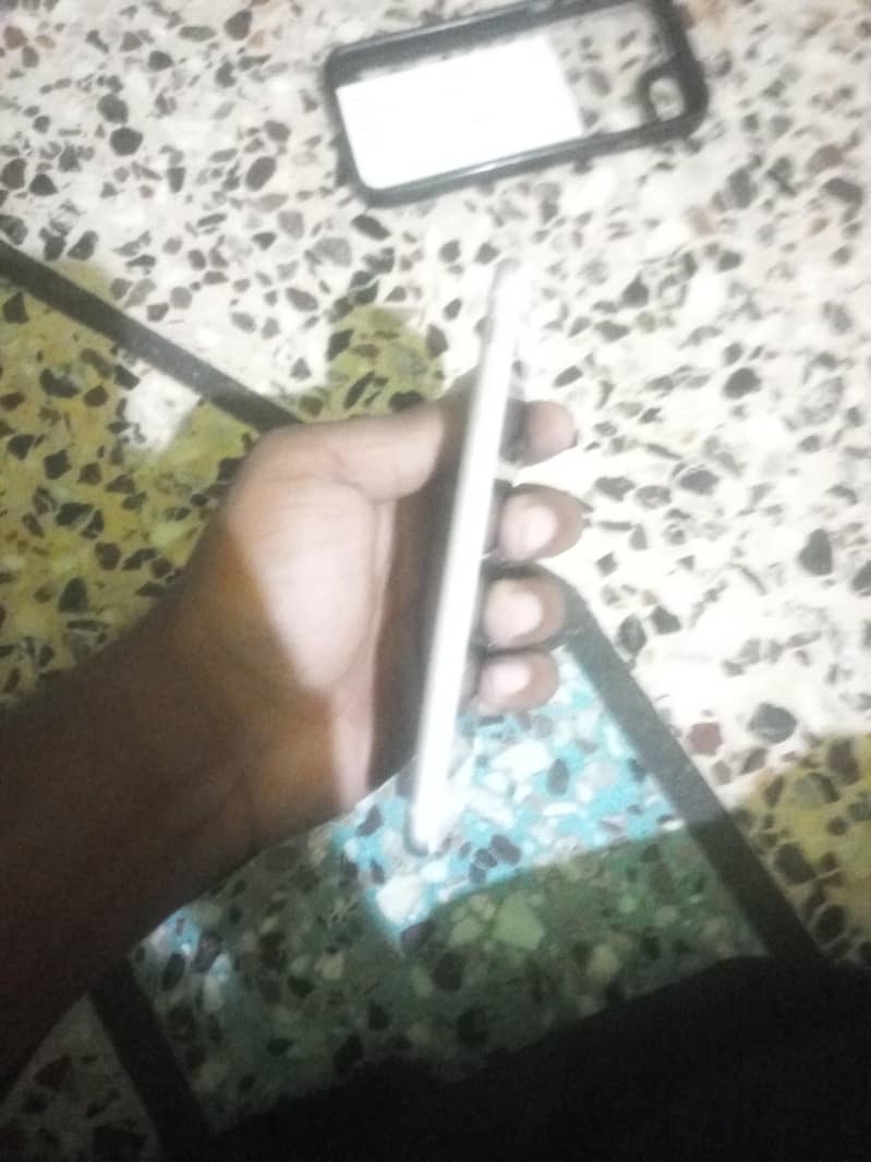 Apple iPhone 7 5