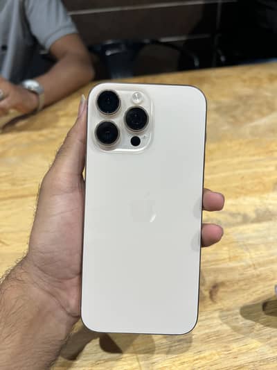Apple iPhone 16 Pro Max