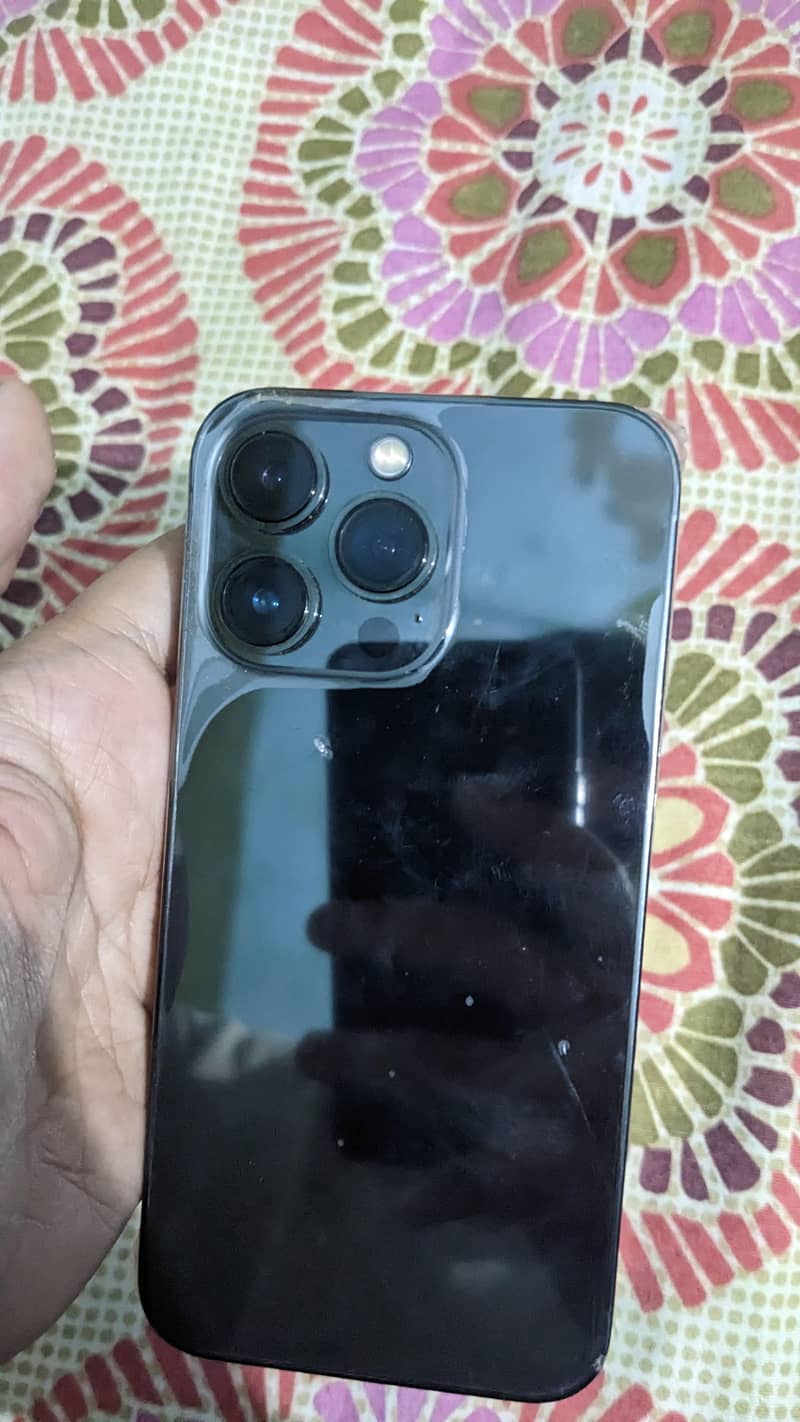 iPhone 13 Pro lock 4