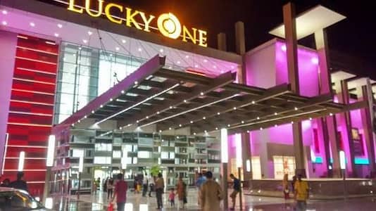 In Lucky One Mall New Branded Store Open