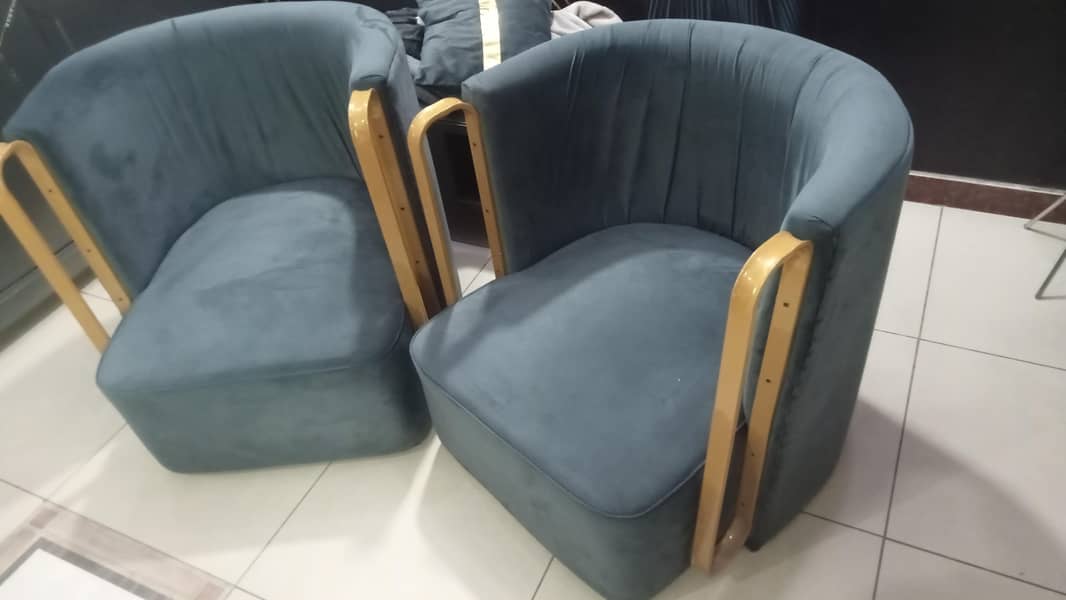 Sofa chairs with small table 3