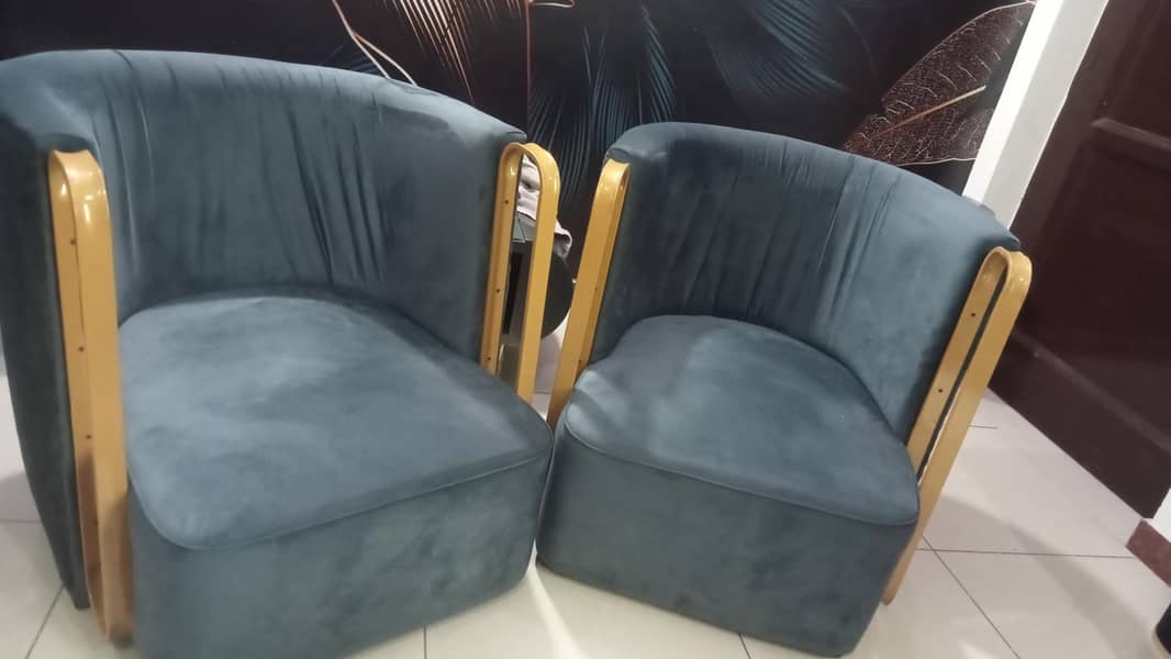 Sofa chairs with small table 4