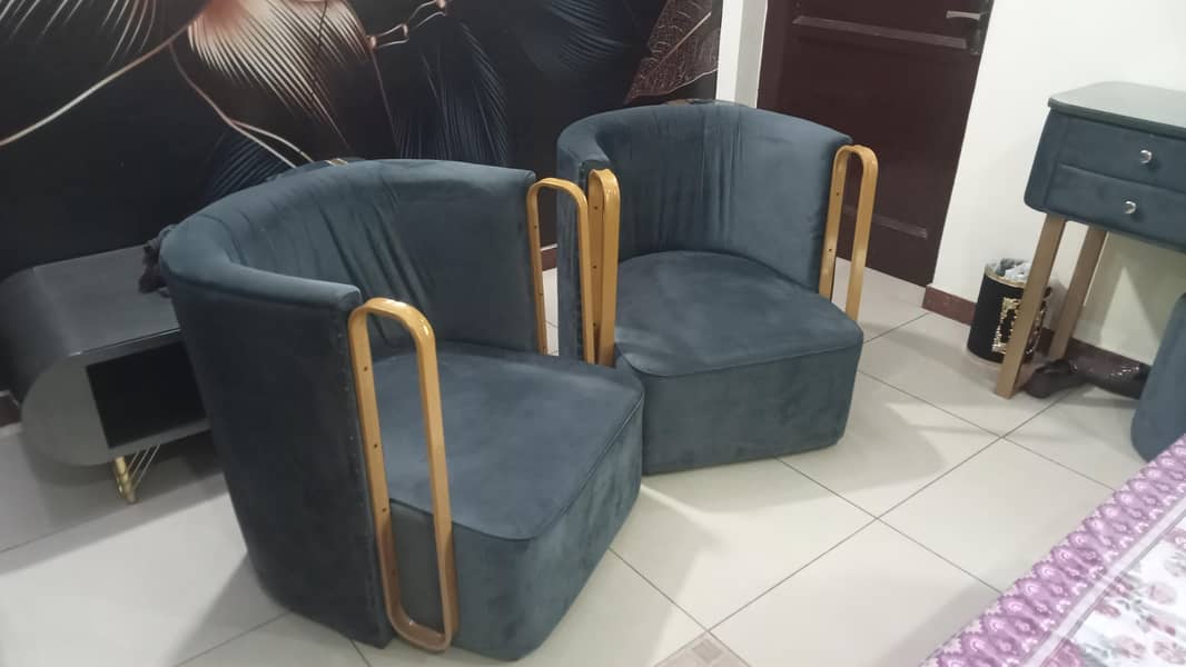 Sofa chairs with small table 5