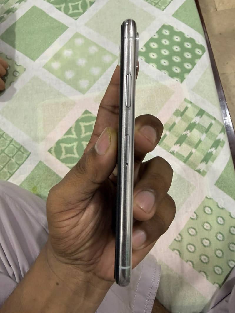 Apple iPhone X 0