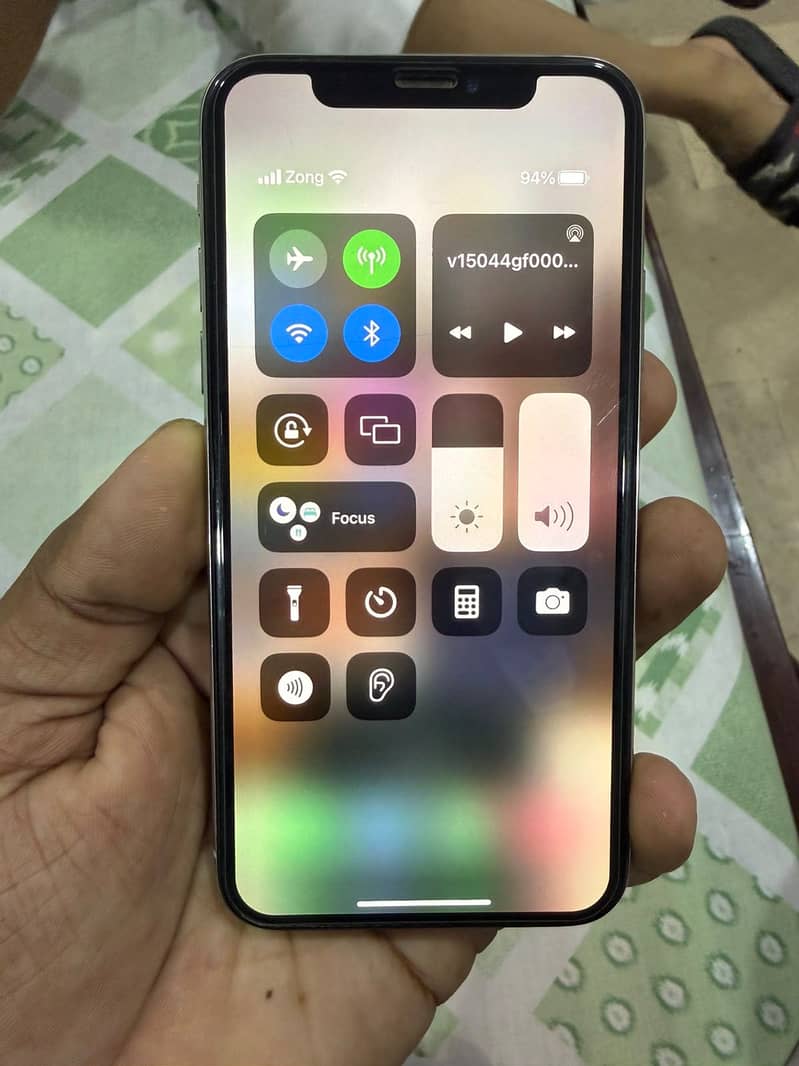 Apple iPhone X 4