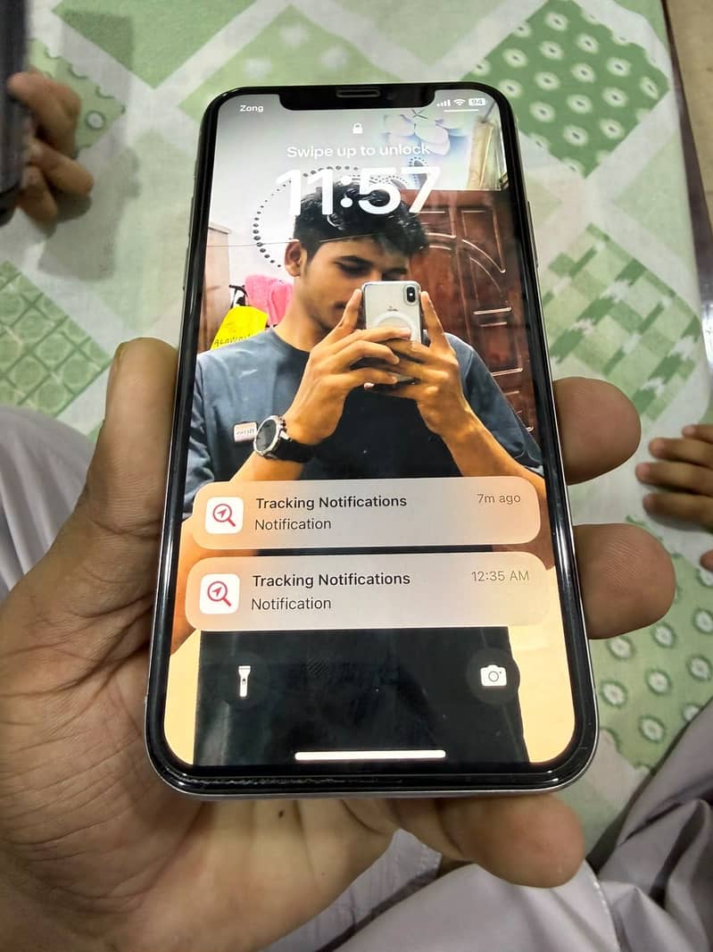 Apple iPhone X 5