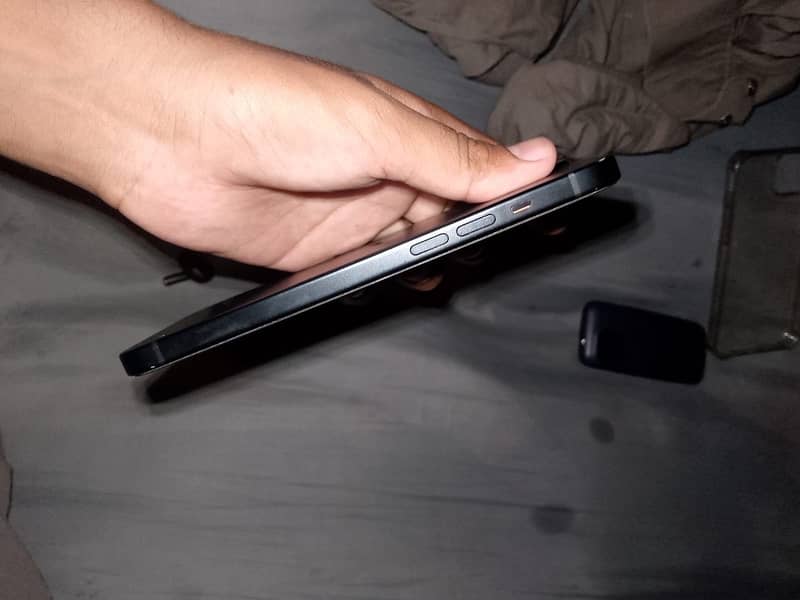 Apple iPhone 15 plus 0