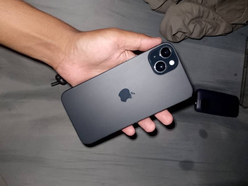 Apple iPhone 15 plus 3