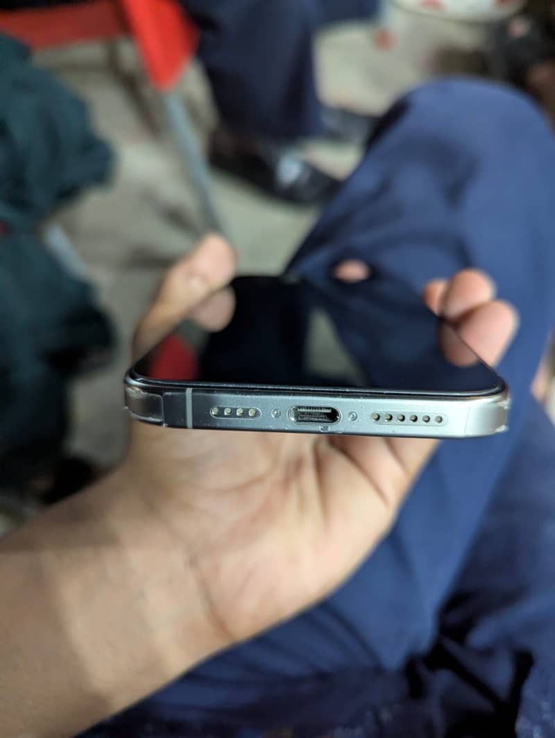 Apple iPhone 15 Pro Max 3