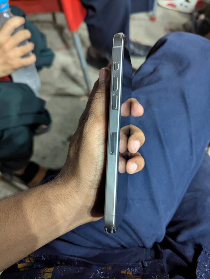 Apple iPhone 15 Pro Max 5