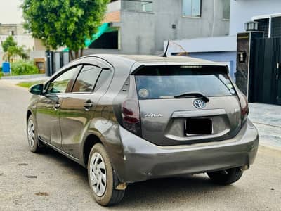 Toyota Aqua 2012