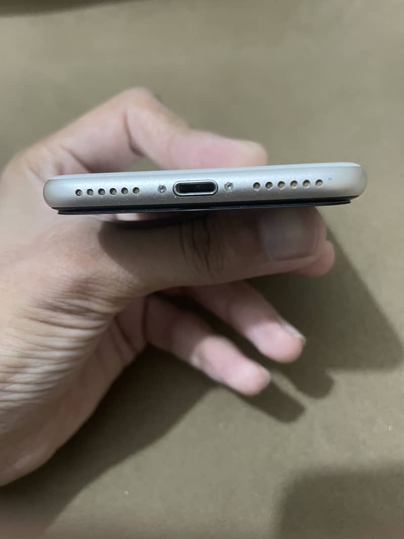 Apple iPhone SE 6