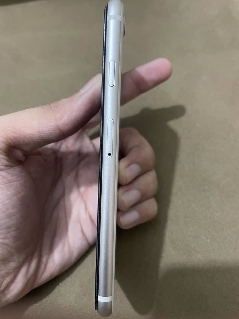 Apple iPhone SE 7