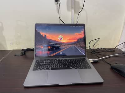 MacBook Pro 2017 with Touch Bar