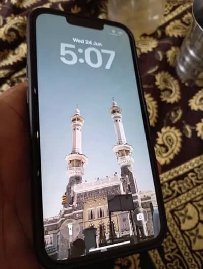 Apple iPhone 13