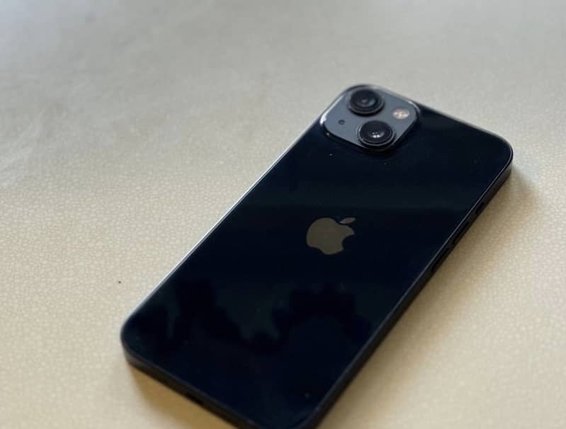 Apple iPhone 13 0