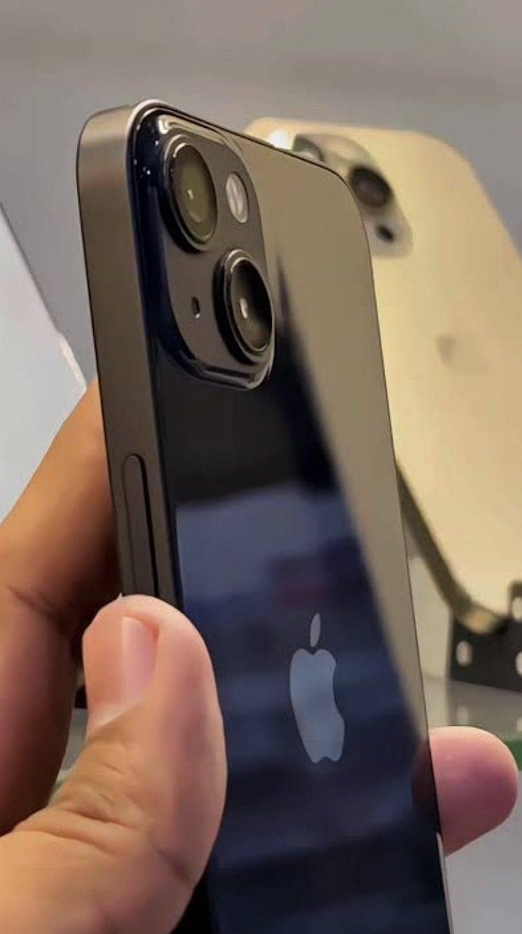 Apple iPhone 13 1