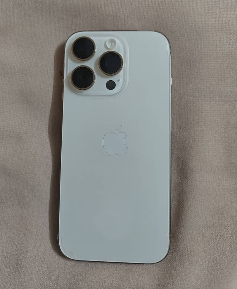 Apple iPhone 16 Pro 0